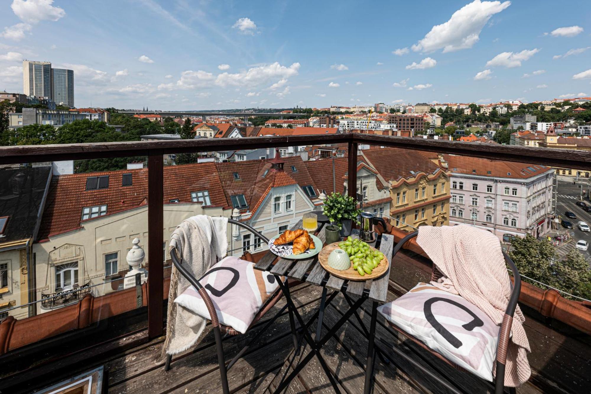 Ferienwohnung Prague Days - Terrace - Stunning View - Duplex Exterior foto